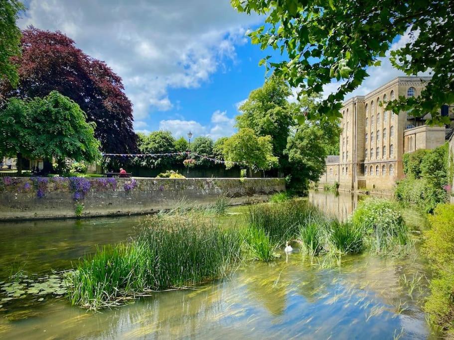 Period Apartment, Great Views, In Heart Of Town. Bradford-On-Avon Extérieur photo