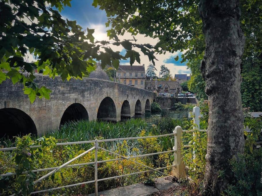 Period Apartment, Great Views, In Heart Of Town. Bradford-On-Avon Extérieur photo