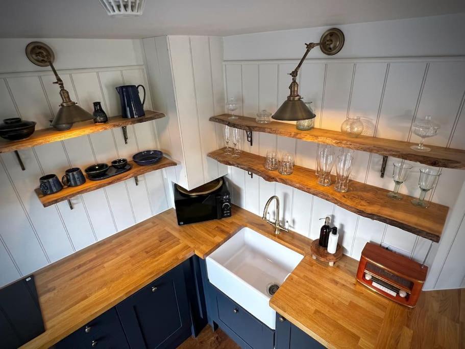 Period Apartment, Great Views, In Heart Of Town. Bradford-On-Avon Extérieur photo